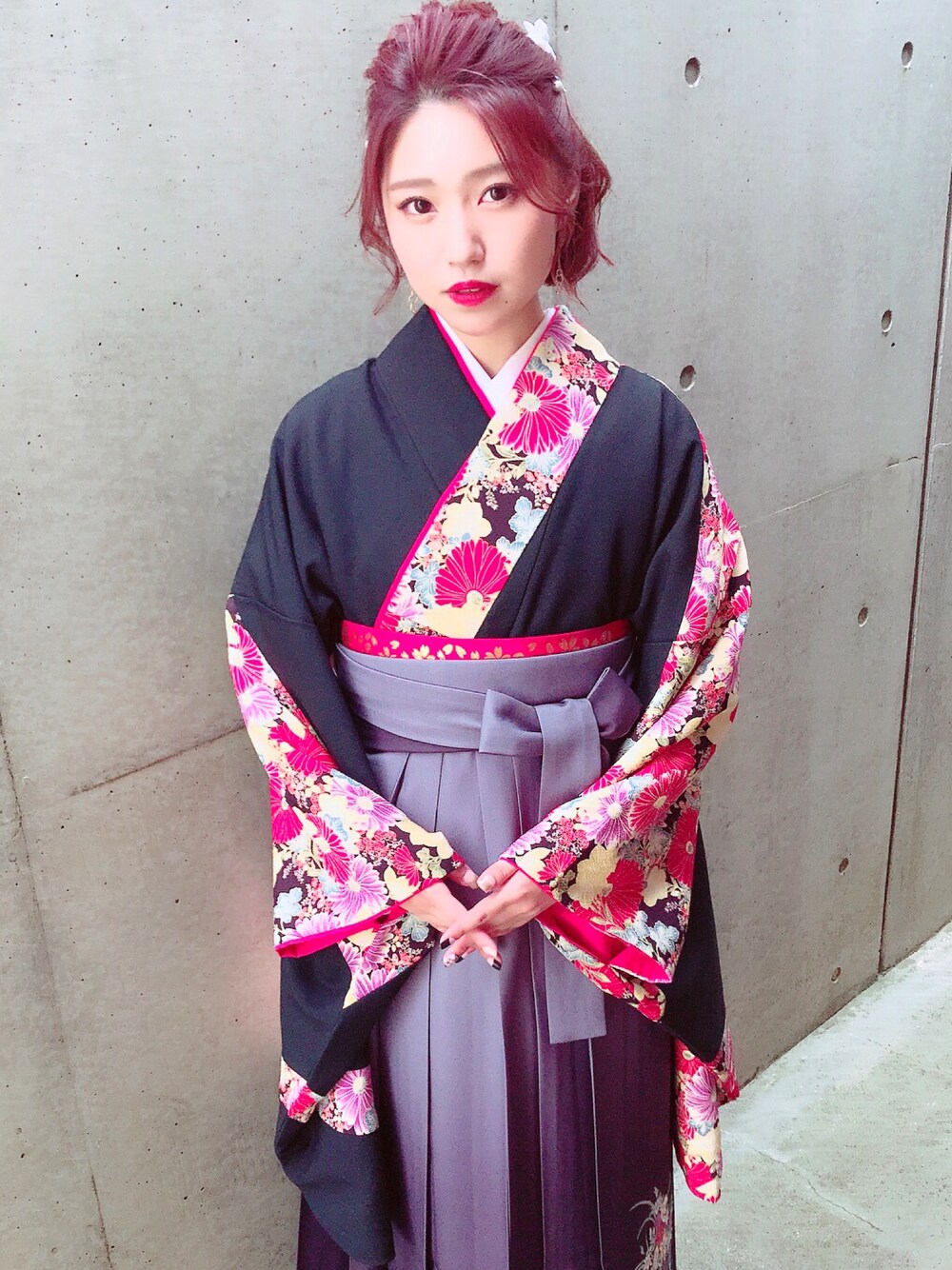 「袴、卒業式、着物、振袖、ヘアアレンジ、黒、ボブ、春、結婚式、ヘアースタイル」｜「袴のアイテム（浴衣、ブラック系）」を使った、miさん（レディース・154cm）の春コーディネートの1枚目の写真