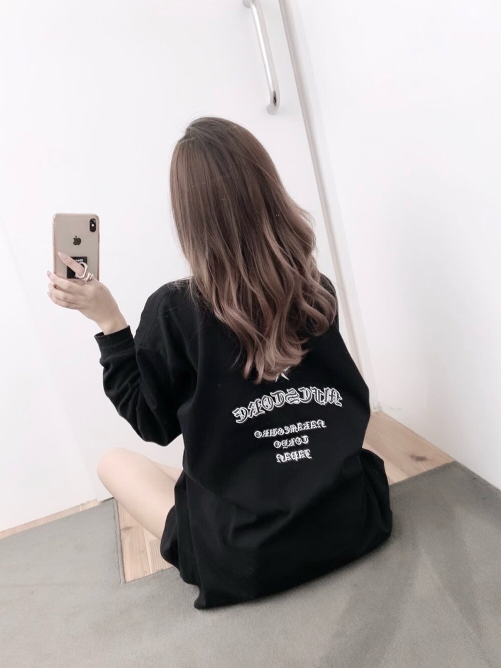 「オトナカジュアル、カジュアルコーデ、秋服、冬コーデ、Dr.Martens、マーチン、ワンピース、ラフ、低身長コーデ、ビッグシルエット」｜「MFCSTOREのアイテム（トップス、ブラック系）」を使った、miさん（レディース・155cm）の秋コーディネートの1枚目の写真