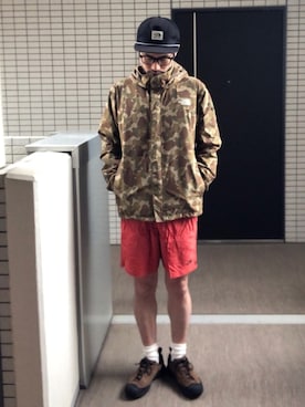 「白ソックス」｜「アイテム（ナイロンジャケット）」を使った、toshiさん（メンズ・168cm）の春コーディネート
