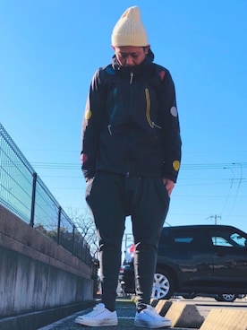 「アイテム（ニットキャップ/ビーニー、ホワイト系）」を使った、mukoさん（メンズ・171cm）の冬コーディネート