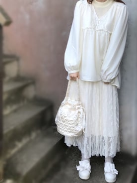 「オールホワイト」｜「アイテム（スリッポン）」を使った、na nさん（レディース・165cm）の春コーディネート