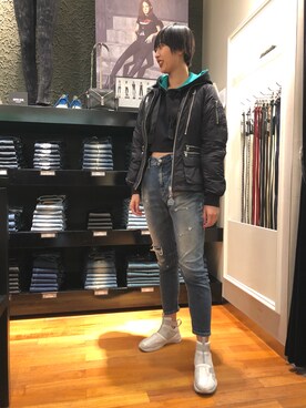 「DIESEL（ディーゼル）のアイテム（ダウンジャケット/コート）」を使った、サラさん（レディース・168cm）の秋コーディネート