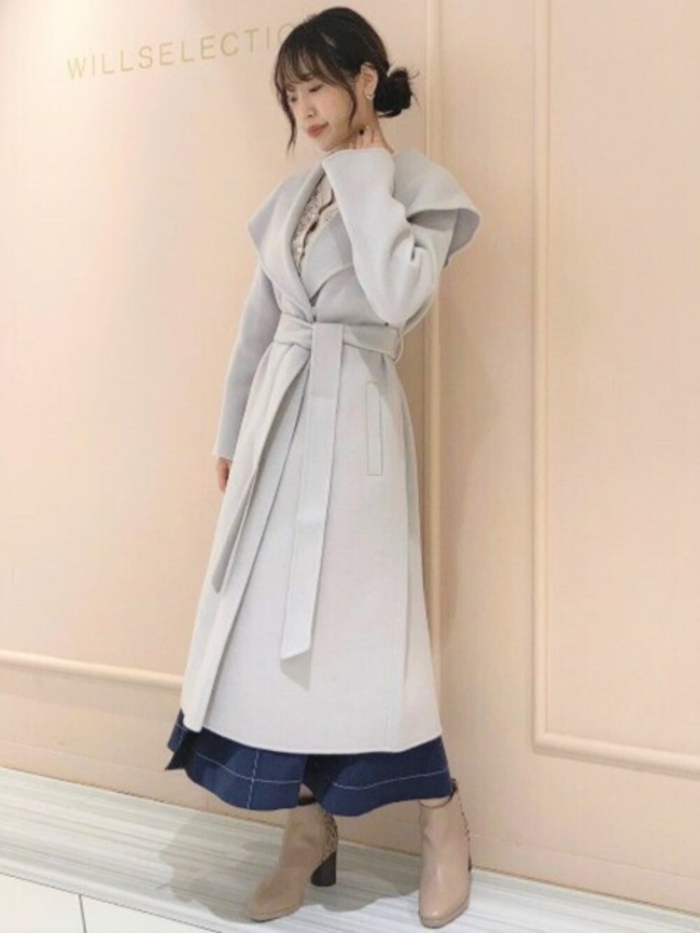 「ロングコート、大人カジュアル、大人コーデ、ガウンコート、マーメイドスカート、willselection、ウィルセレクション、グレーコート、刺繍カーディガン、ハートネック」｜「WILLSELECTIONのＷクロスケープガウンコート（その他アウター、グレー系）」を使った、WILLSELECTIONさん（レディース・161cm）の秋コーディネートの1枚目の写真