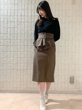 ペプラム付2wayタイトスカートを使った人気ファッションコーディネート 