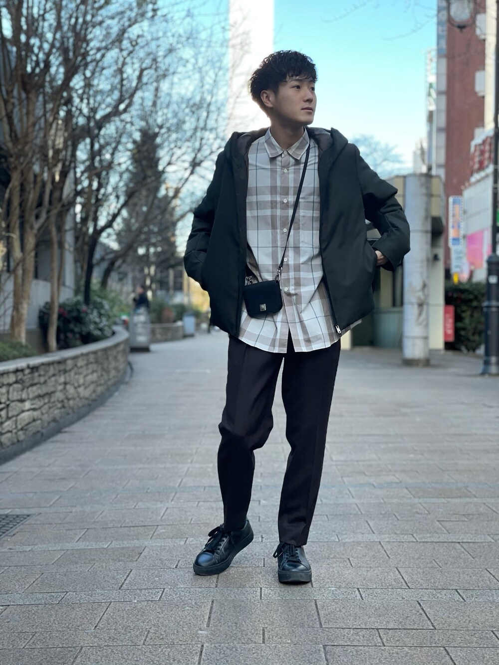 「STUDIOUS」｜「STUDIOUSの【STUDIOUS】700FP フーデッドダウン（ダウンジャケット/コート、グリーン系）」を使った、Tsubasaさん（メンズ・172cm）の冬コーディネートの1枚目の写真