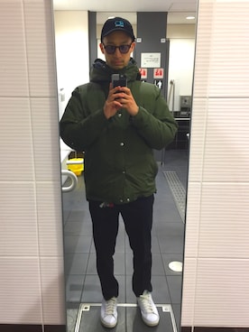 「soe（ソーイ）のアイテム（チノパンツ）」を使った、MOTOOOOOOさん（メンズ・172cm）の冬コーディネート