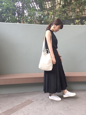 「ベルクロ」｜「アイテム（アクセサリー）」を使った、Sakiさん（レディース・164cm）の夏コーディネート