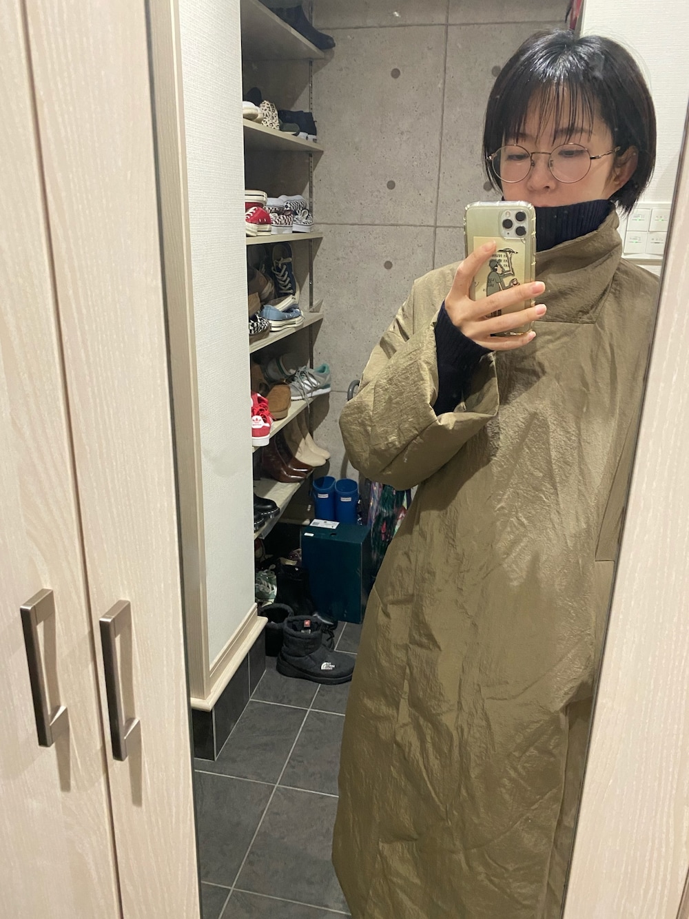 「CLANEのCOLOR DOWN CHESTER COAT（ダウンジャケット/コート、ベージュ系）」を使った、manaさん（レディース・155cm）の冬コーディネートの1枚目の写真