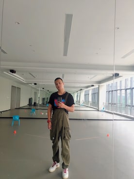 「日系极简」｜「アイテム（サロペット/オーバーオール）」を使った、赵屹丞_さん（メンズ・186cm）の夏コーディネート