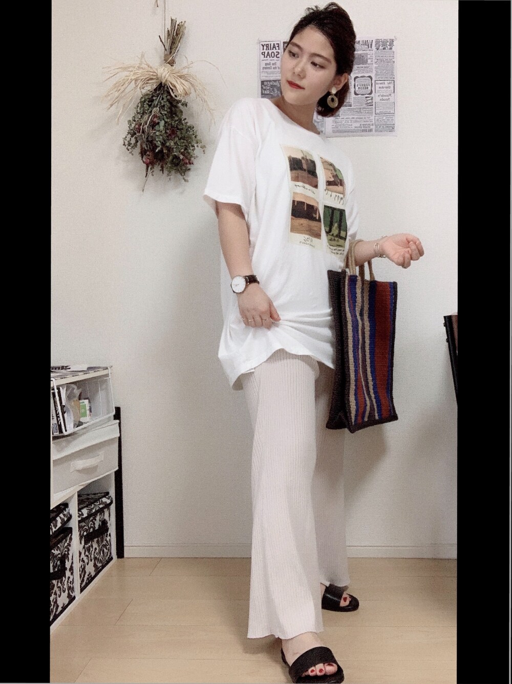 「ラクチンコーデ、ニットパンツ、プリントT、下半身デブ、ロングTシャツ」｜「FRAMeWORKのアイテム（Tシャツ/カットソー、ホワイト系）」を使った、Y♡801さん（レディース・153cm）の夏コーディネートの1枚目の写真