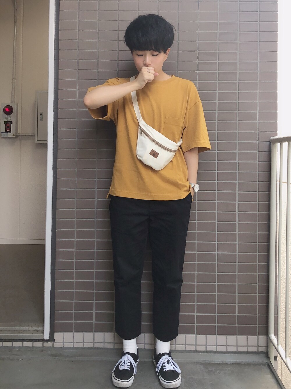 「ラクチンコーデ、シンプル、プチプラコーデ、GU、ユニクロ、VANS、FREAK’Ｓ STORE、ゆるコーデ、ベージュ、イエロー」｜「UNIQLOのオーバーサイズクルーネックT（半袖）（Tシャツ/カットソー、イエロー系）」を使った、よさん（メンズ・160cm）の夏コーディネートの1枚目の写真