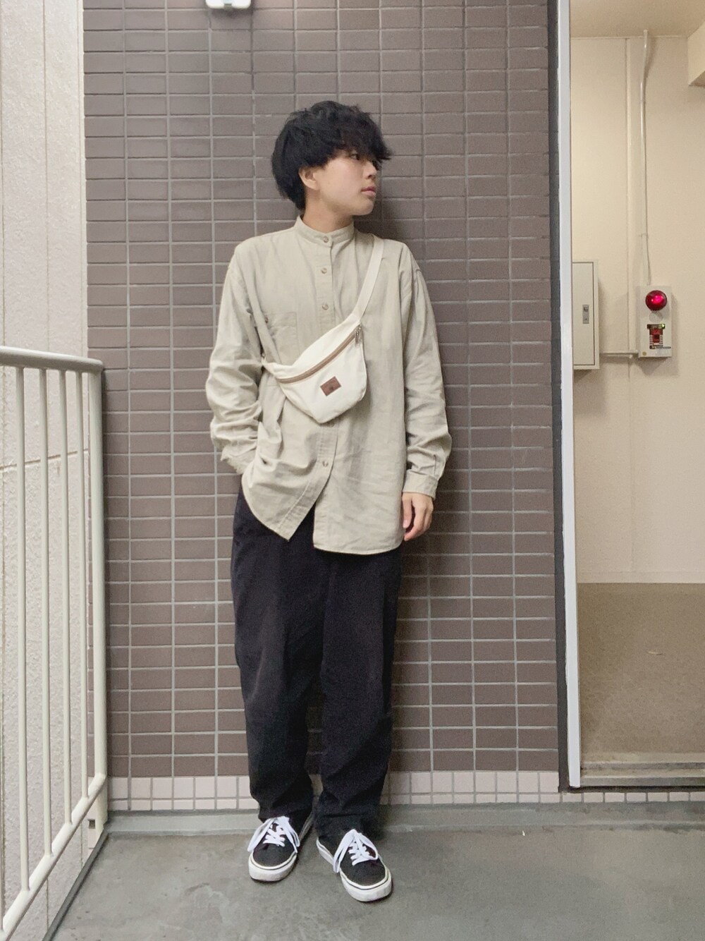「年末WEAR感謝祭、ゆるコーデ、シンプル、オーバーサイズ、古着、古着MIX、バンドカラー、コーデュロイ」｜「usedのアイテム（トップス、ベージュ系）」を使った、よさん（メンズ・160cm）の冬コーディネートの1枚目の写真