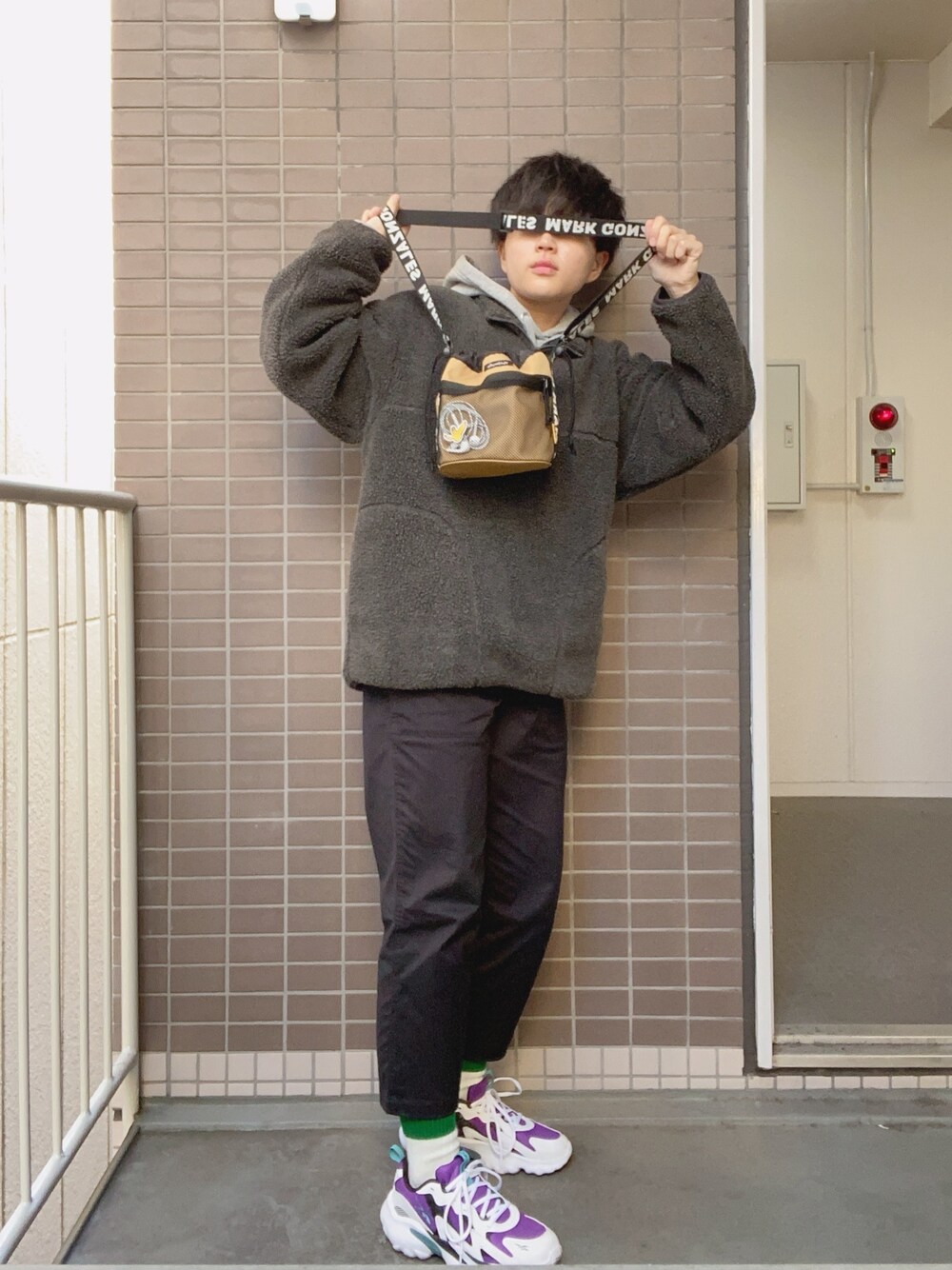 「カジュアルコーデ、シンプルコーデ、ゆるコーデ、プチプラ、GU、ボア、reebok、パーカー、低身長コーデ」｜「GUのアイテム（ジャケット/アウター、グレー系）」を使った、よさん（メンズ・160cm）の冬コーディネートの1枚目の写真