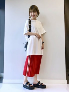 「おおぶりピアス」｜「アイテム（スカート）」を使った、Ray BEAMSさん（レディース・160cm）の夏コーディネート