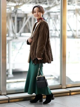 「Ray BEAMS（レイビームス）のHEY! Mrs ROSE × Ray BEAMS / 別注 コラージュ スカーフ（バンダナ/スカーフ）」を使った、Ray BEAMSさん（レディース・162cm）の秋コーディネート