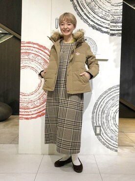 「チェックワンピース」｜「アイテム（ダウンジャケット/コート）」を使った、Ray BEAMSさん（レディース・158cm）の秋コーディネート