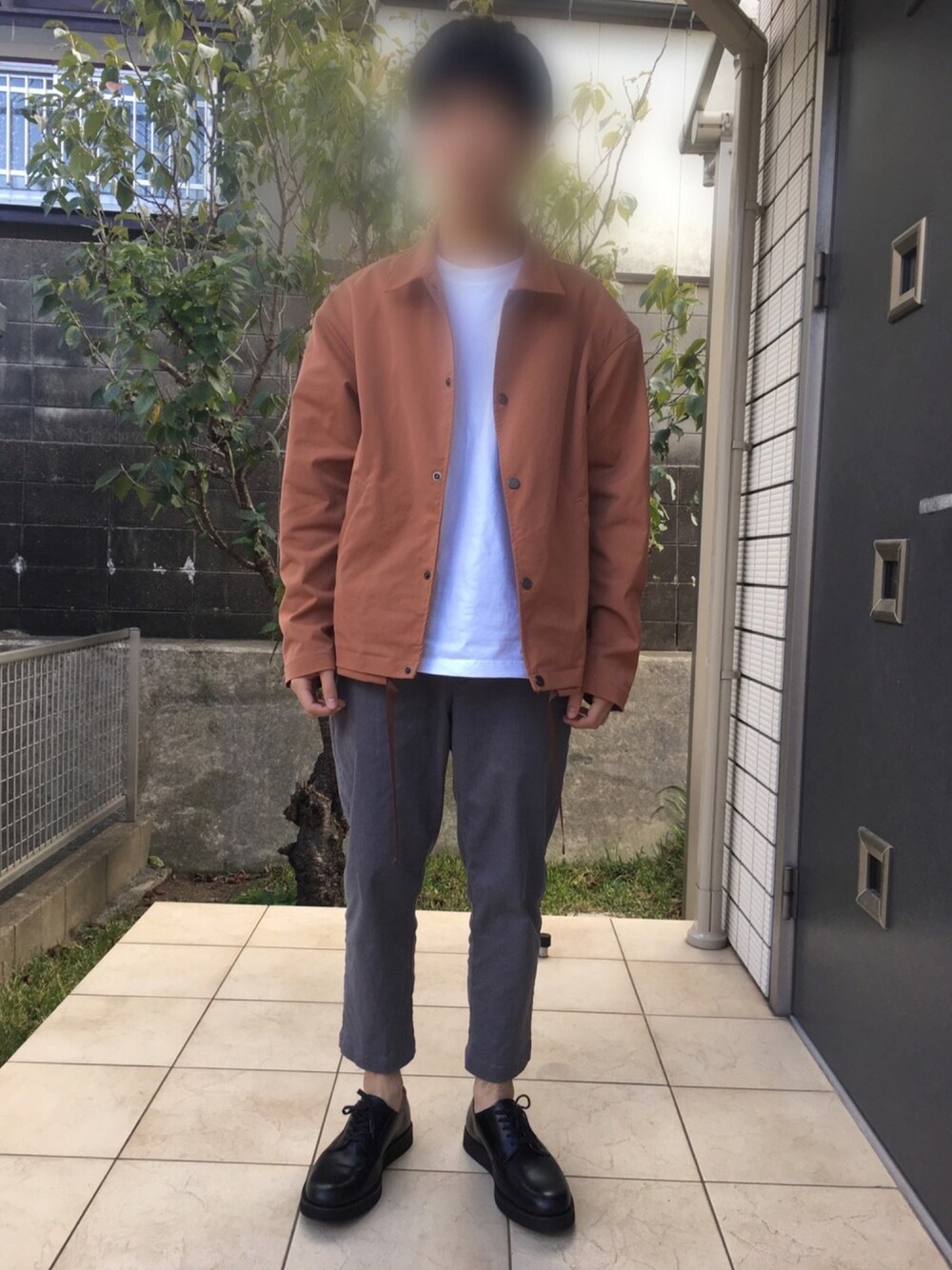 「キレイめ、コーチジャケット、アキコーデ、おしゃれさんと繋がりたい」｜「LIDNMのPEツイルコーチジャケット（ブルゾン、ベージュ系）」を使った、利武さん（メンズ・166cm）の秋コーディネートの1枚目の写真