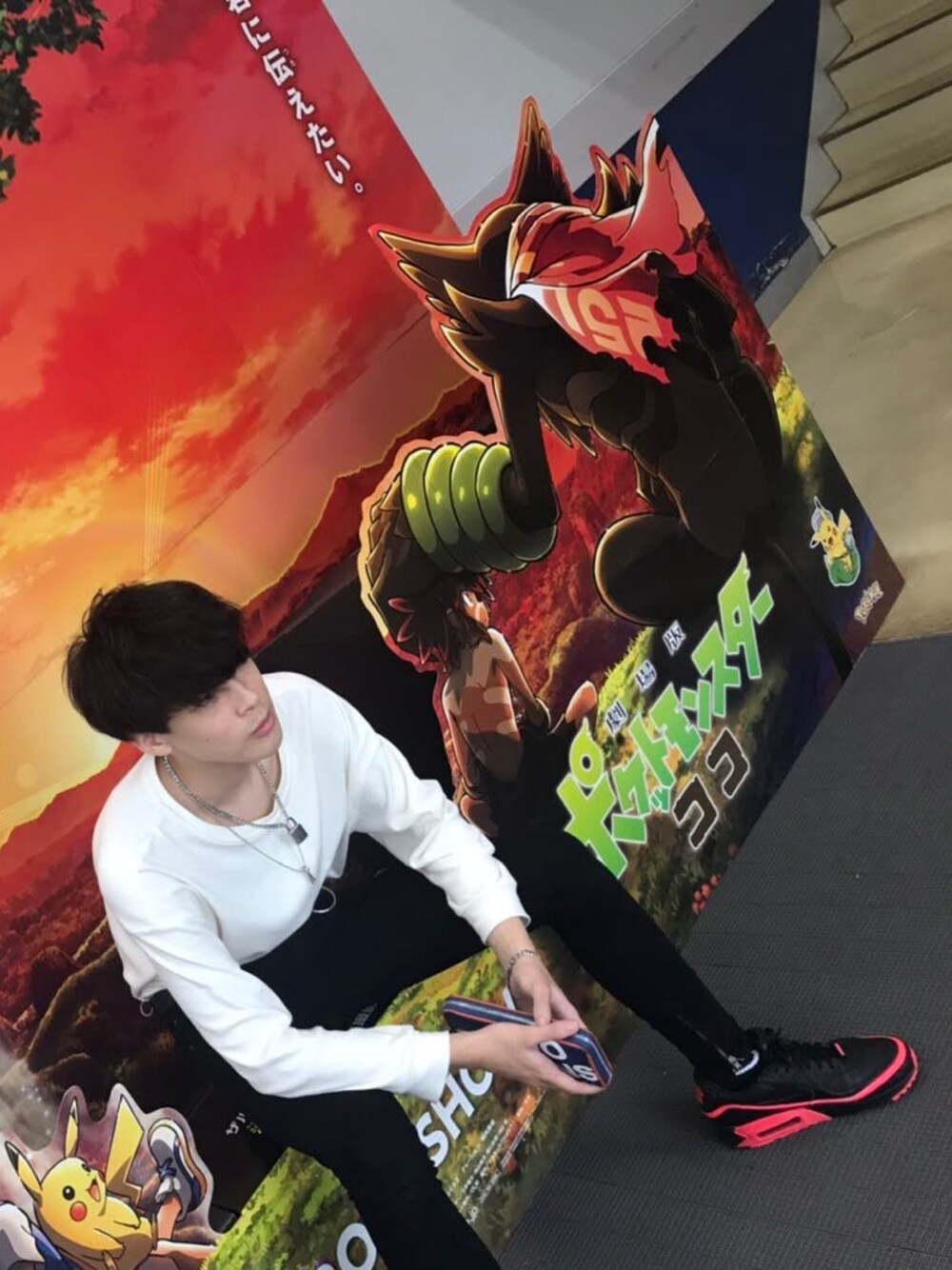 「お洒落さんとつながりたい、ビッグシルエット、白シャツ、NIKE、adrer、スニーカーコーデ、シンプル、ストリート、オトナカジュアル」｜「ADRERの南京錠キーネックレス（ネックレス、シルバー系）」を使った、じゃないもさん（メンズ・167cm）の冬コーディネートの1枚目の写真