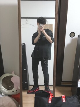 「黒スキニー」｜「アイテム（ウォレットチェーン）」を使った、じゃないもさん（メンズ・167cm）の冬コーディネート