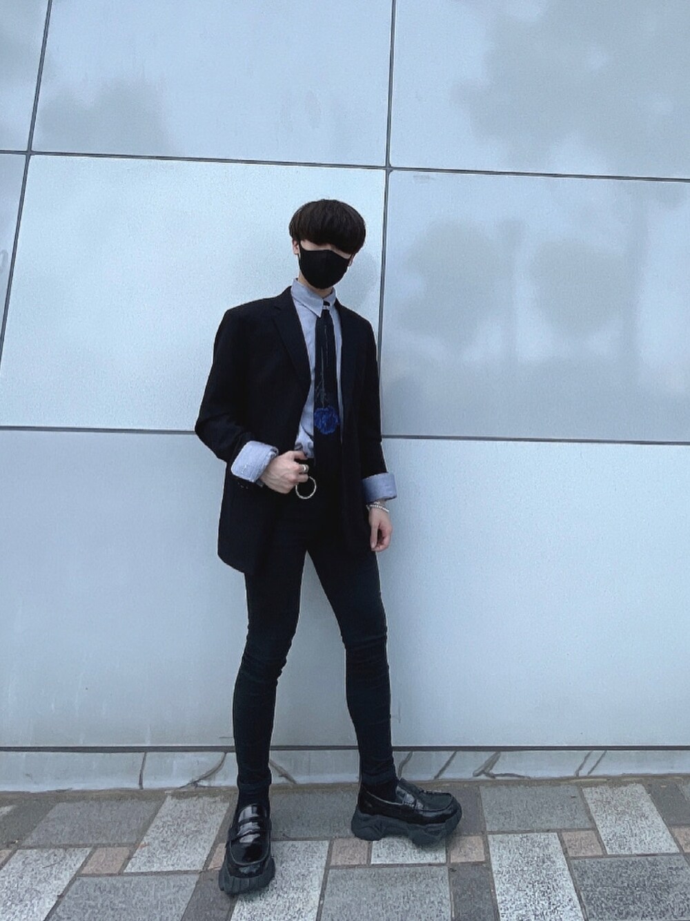「オールブラックコーデ、韓国ファッション、韓国コーデ、ブラックコーデ、ローファー、ネクタイ、ネクタイコーデ、ヨウジヤマモト、DOOPZ」｜「Instagram→Janaimo_04のアイテム（その他、その他）」を使った、じゃないもさん（メンズ・167cm）の春コーディネートの1枚目の写真