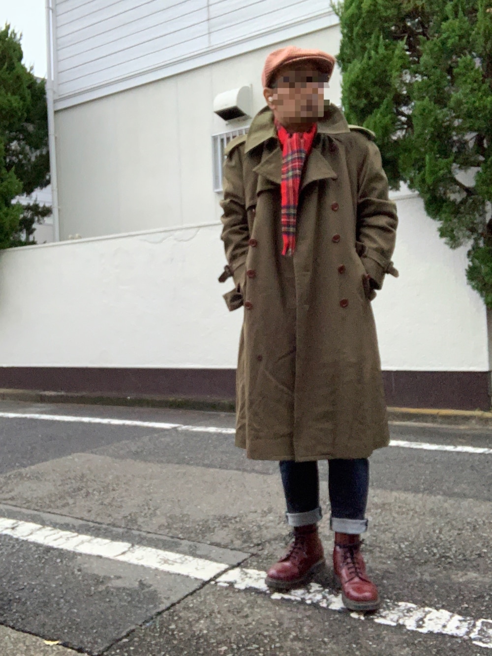 「トレンチコート、キャスケット、Dr.Martens、休日コーデ」｜「Original Johnのアイテム（キャスケット、その他）」を使った、Kouichiさん（メンズ・168cm）の秋コーディネートの1枚目の写真