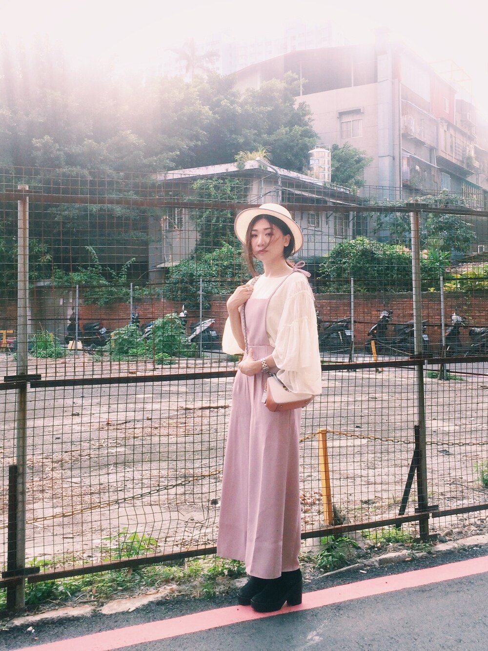 「merry jenny、KBF+、KBF、COACH、MARC BY MARC JACOBS、ootd、LEPSIM LOWRYS FARM、Taiwan」｜「merry jennyのﾊﾟｲﾋﾟﾝｸﾞｽﾄﾛｰHAT（ハット、ホワイト系）」を使った、Zooeyさん（レディース・165cm）の夏コーディネートの1枚目の写真