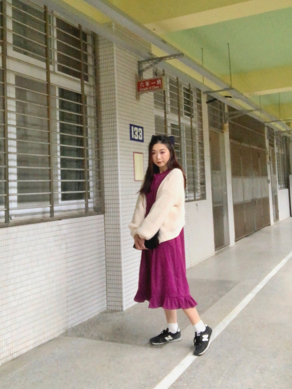 「VINTAGE、ootd、outfit、onepiece、merry jenny、LOWRYS FARM、tabio、New Balance、BORNY」｜「merry jennyのmerry jenny（バレッタ/ヘアクリップ、ブルー系）」を使った、Zooeyさん（レディース・165cm）の冬コーディネートの1枚目の写真