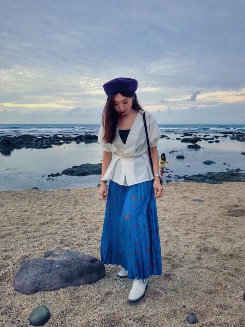 「ootd、outfit、KBF+、LOWRYS FARM、MARC BY MARC JACOBS、JEANASiS、TESTIFY、blue、beach、Taiwan」｜「TESTIFYのアイテム（帽子、パープル系）」を使った、Zooeyさん（レディース・165cm）の秋コーディネートの1枚目の写真