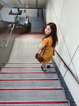 「Marc by Marc Jacobs（マークバイマークジェイコブス）のアイテム（アナログ腕時計）」を使った、Zooeyさん（レディース・165cm）の秋コーディネート