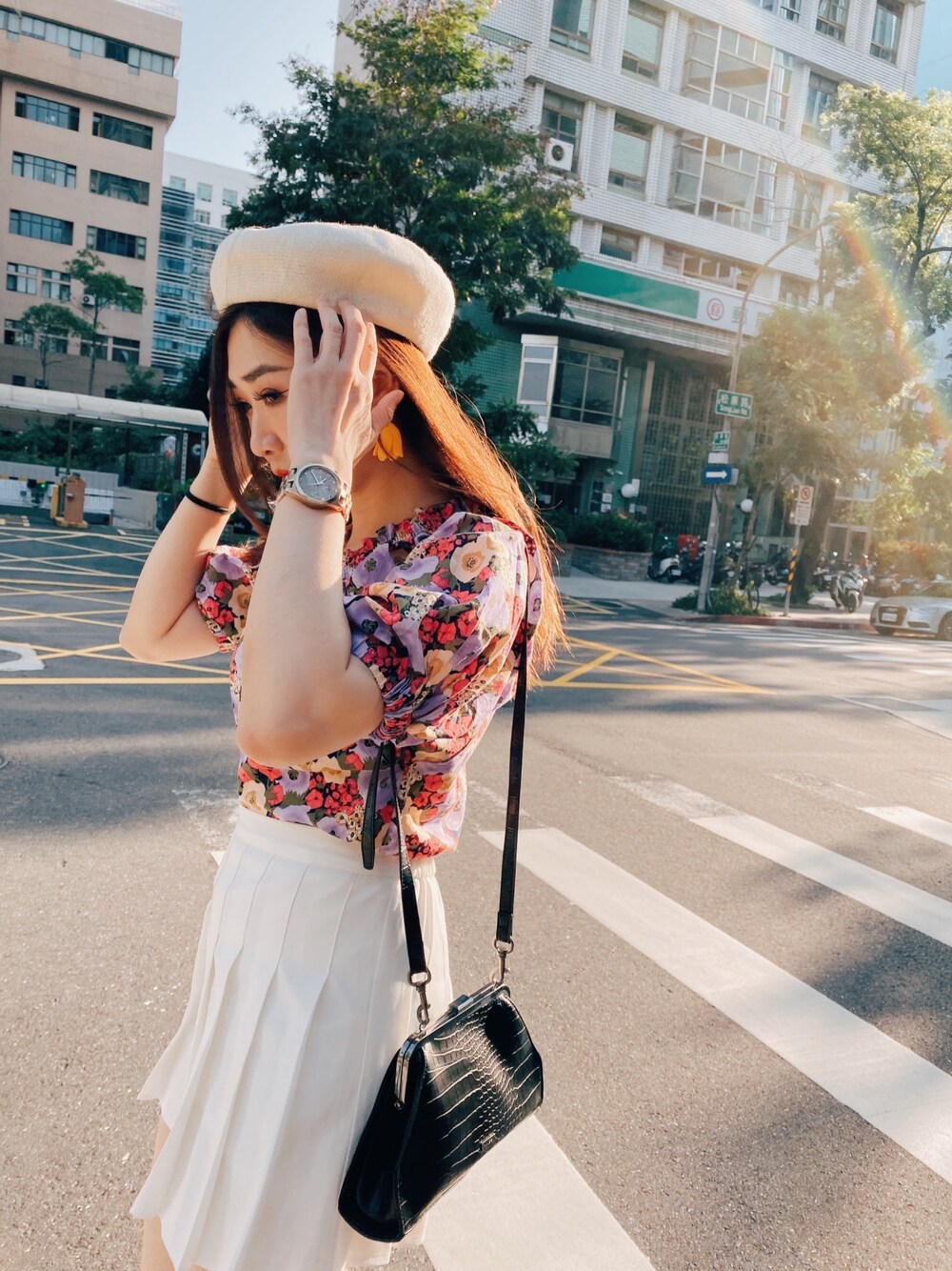 「ootd、outfit、moussy、STYLE、lookbook、vintage、oldskool、flower、French style、Taiwan」｜「MOUSSYのBASIC BERET（ハンチング/ベレー帽、ホワイト系）」を使った、Zooeyさん（レディース・165cm）の秋コーディネートの1枚目の写真