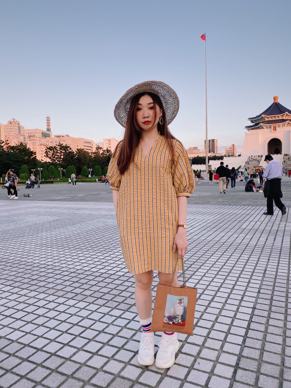 「ootd、outfit、vintage、oldskool、BEAMS、RBS、moussy、AZUL by moussy、snidel、tabio」｜「BEAMSのアイテム（帽子、ベージュ系）」を使った、Zooeyさん（レディース・165cm）の冬コーディネートの1枚目の写真