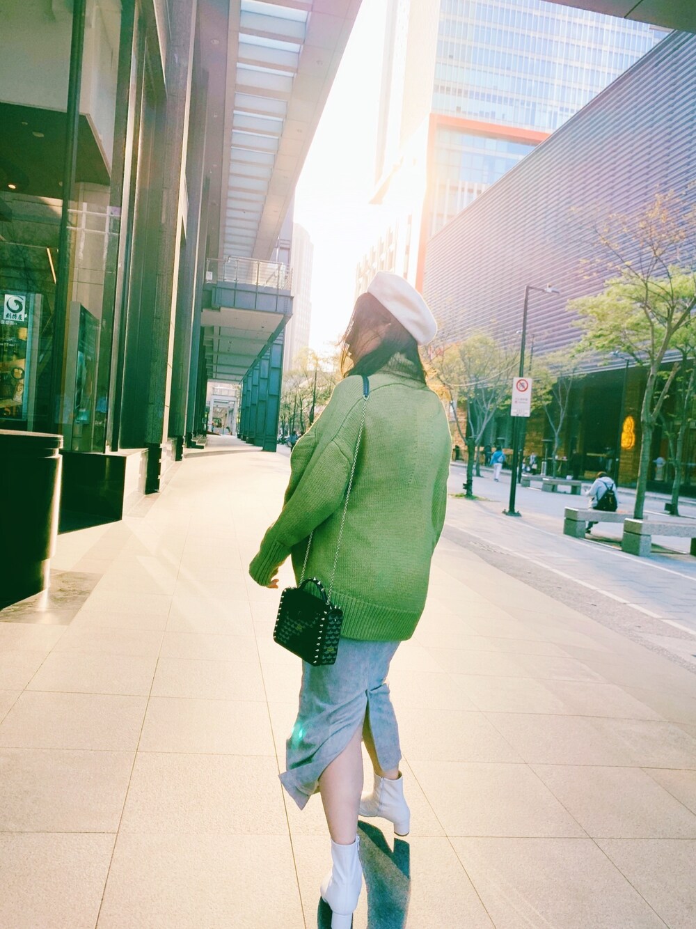 「FAURÉ LE PAGE、ootd、outfit、oldskool、vintage、moussy、Calibre21、PARIS、French、retro」｜「MOUSSYのBASIC BERET（ハンチング/ベレー帽、ホワイト系）」を使った、Zooeyさん（レディース・165cm）の春コーディネートの1枚目の写真