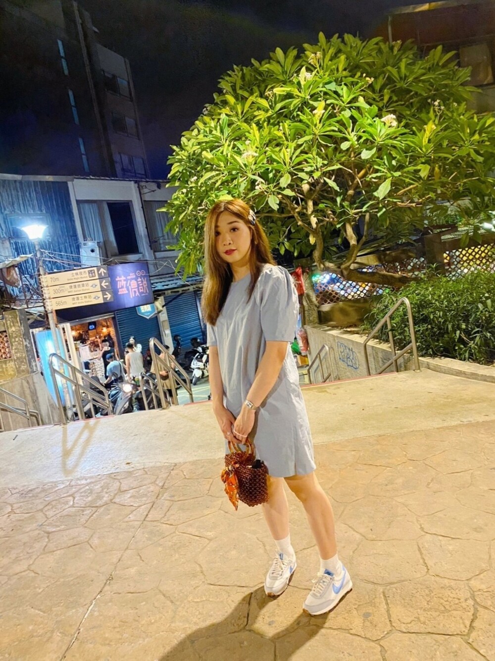 「ootd、outfit、RETRO GIRL、vintage、NIKE、otherstories、CASIO、dress、Taiwan、nikedaybreak」｜「OTHER BRANDのアイテム（バッグ、ブラウン系）」を使った、Zooeyさん（レディース・165cm）の夏コーディネートの1枚目の写真