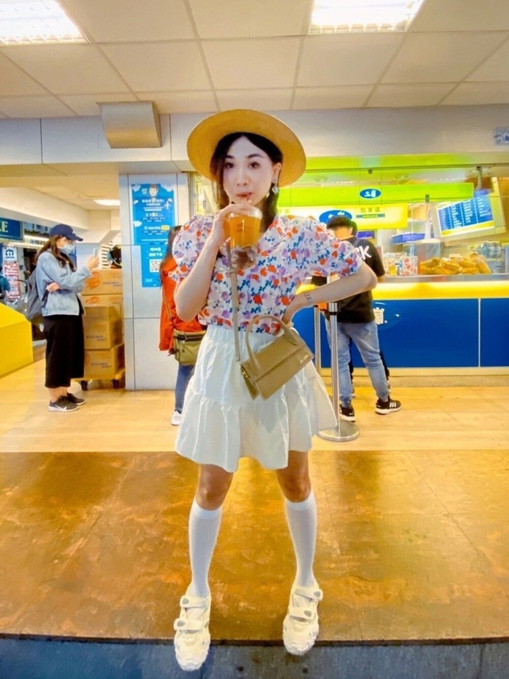 「ootd、outfit、CASIO、JACQUEMUS、Mila Owen、summer、Taiwan、lookbook、AcneStudios、oldskool」｜「Mila Owenのアイテム（帽子、ベージュ系）」を使った、Zooeyさん（レディース・165cm）の春コーディネートの1枚目の写真