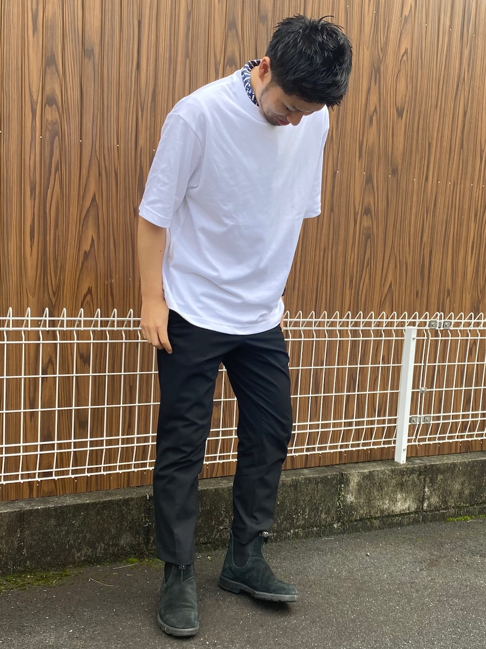 「カジュアル、キレイめ、シンプル、ブラック、ブーツ、UNIQLO、大人カジュアル、はるコーデ」｜「UNIQLOのアイテム（スラックス、ブラック系）」を使った、たく@名古屋さん（メンズ・177cm）の春コーディネートの1枚目の写真