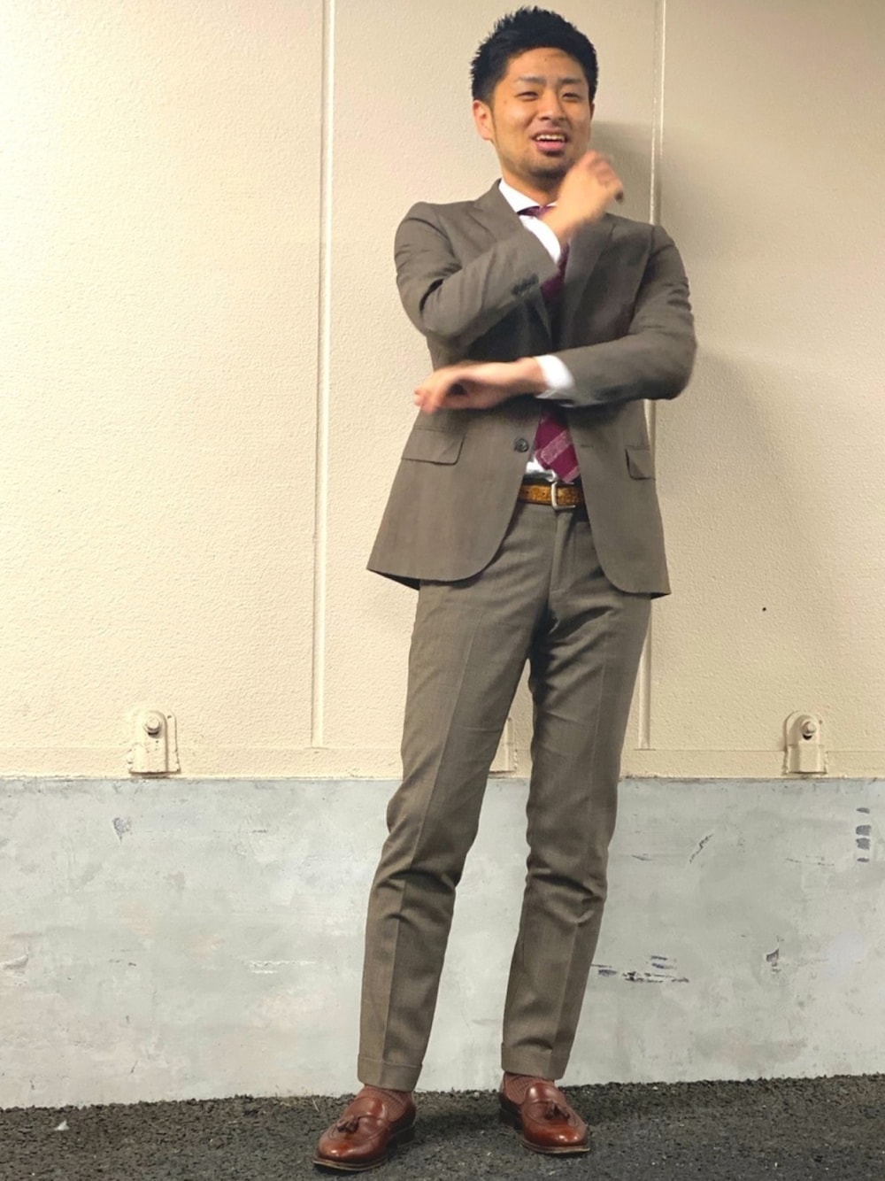 「おしゃれさんと繋がりたい、いいね、save、フォローお願いします🤑、シャツスタイル、セットアップ、スーツスタイル、革靴、ワントーンコーデ、ビジネススタイル」｜「green label relaxingのアイテム（フォーマルスーツ/小物、ブラウン系）」を使った、たく@名古屋さん（メンズ・177cm）の春コーディネートの1枚目の写真