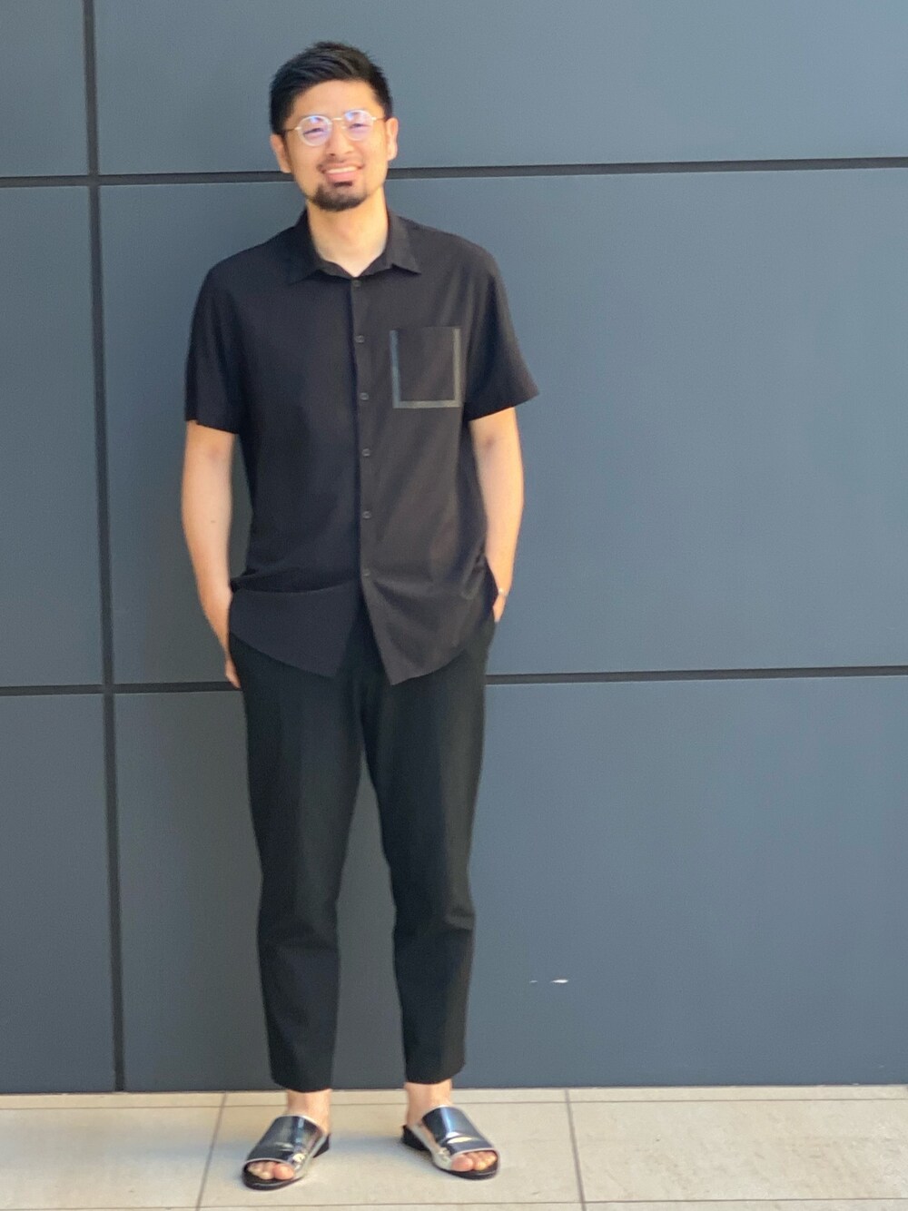 「MB、シンプル、黒、プチプラ、デート、ユニクロ、夏コーデ」｜「ZARAのアイテム（シャツ/ブラウス、ブラック系）」を使った、たく@名古屋さん（メンズ・177cm）の夏コーディネートの1枚目の写真