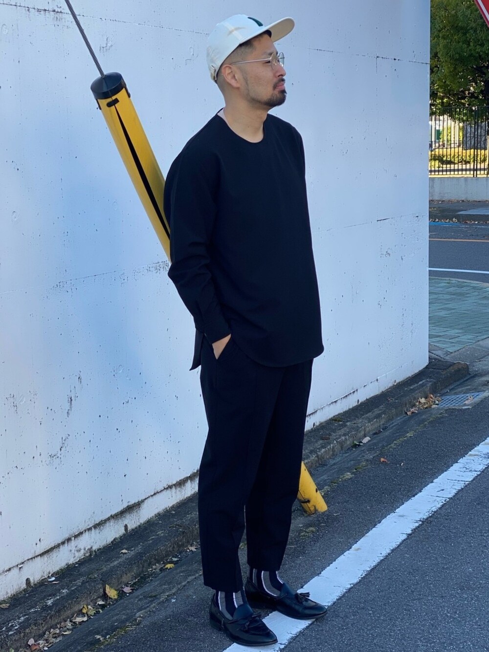 「MB、オトナカジュアル、ブラック、お洒落さんとつながりたい、オールブラック、ブラックコーデ、ballaholic、キャップ、ユニクロ」｜「MBのアイテム（シャツ/ブラウス、ブラック系）」を使った、たく@名古屋さん（メンズ・177cm）の冬コーディネートの1枚目の写真