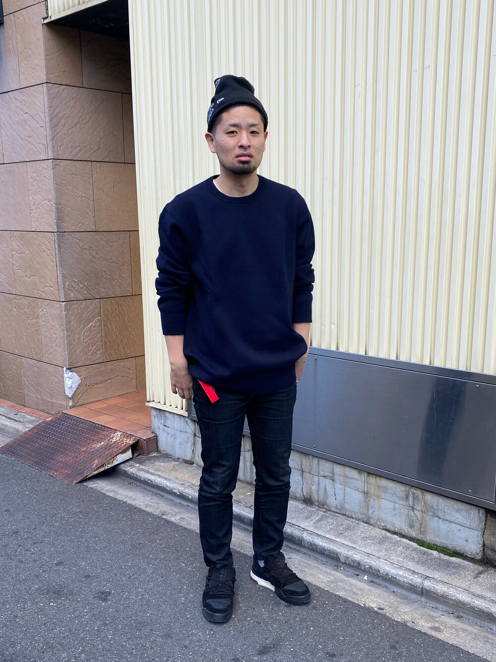 「おしゃれさんと繋がりたい、オトナカジュアル、ストリート、supreme、ビックシルエット、ユニクロ」｜「UNIQLOのアイテム（ニット/セーター、ブルー系）」を使った、たく@名古屋さん（メンズ・177cm）の冬コーディネートの1枚目の写真
