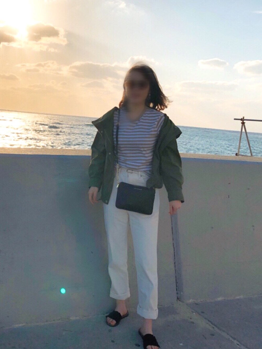 「沖縄、沖縄旅行、旅行、海、夕日、春」｜「GUのアイテム（シャツ/ブラウス、ブラウン系）」を使った、maiさん（レディース・166cm）の春コーディネートの1枚目の写真