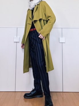「ストライプパンツ」｜「アイテム（トレンチコート）」を使った、れいさん（メンズ・186cm）の冬コーディネート