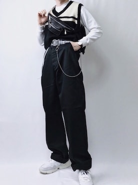 「ニットベスト」｜「アイテム（サロペット/オーバーオール）」を使った、れいさん（メンズ・186cm）の春コーディネート
