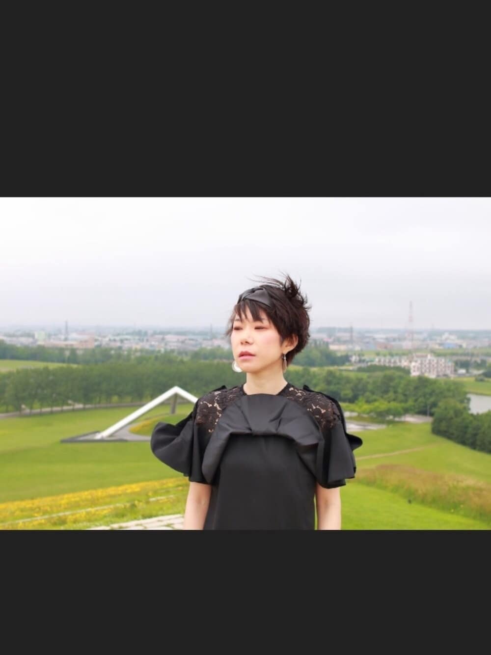「Furryrateのレザーヘアバンド（ヘアバンド、イエロー系）」を使った、もふもふ2。さん（レディース・167cm）の夏コーディネートの1枚目の写真