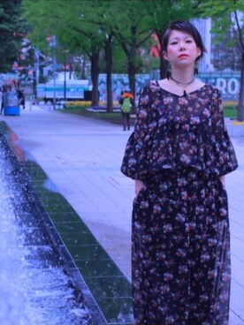 「AZUL by moussy（アズールバイマウジー）のアイテム（シャツ/ブラウス、ブラック系）」を使った、もふもふ2。さん（166cm）の夏コーディネート