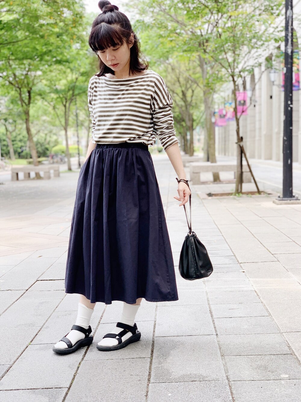 「ootd、outfit、無印良品、navy、skirt、低身長」｜「無印良品のアイテム（シャツ/ブラウス、グリーン系）」を使った、人可さん（レディース・152cm）の春コーディネートの1枚目の写真