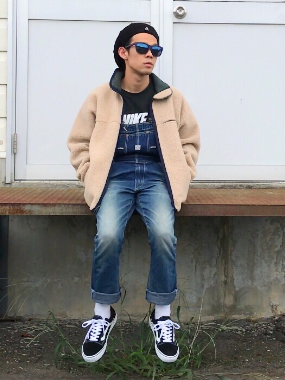 「秋のコーデ、シンプルコーデ、シンプル、大人カジュアル、patagonia、ゆるコーデ、ベージュ、オーバーサイズ、ボア、フリース」｜「patagoniaのアイテム（ジャケット/アウター、ベージュ系）」を使った、TogAさん（メンズ・165cm）の秋コーディネートの1枚目の写真