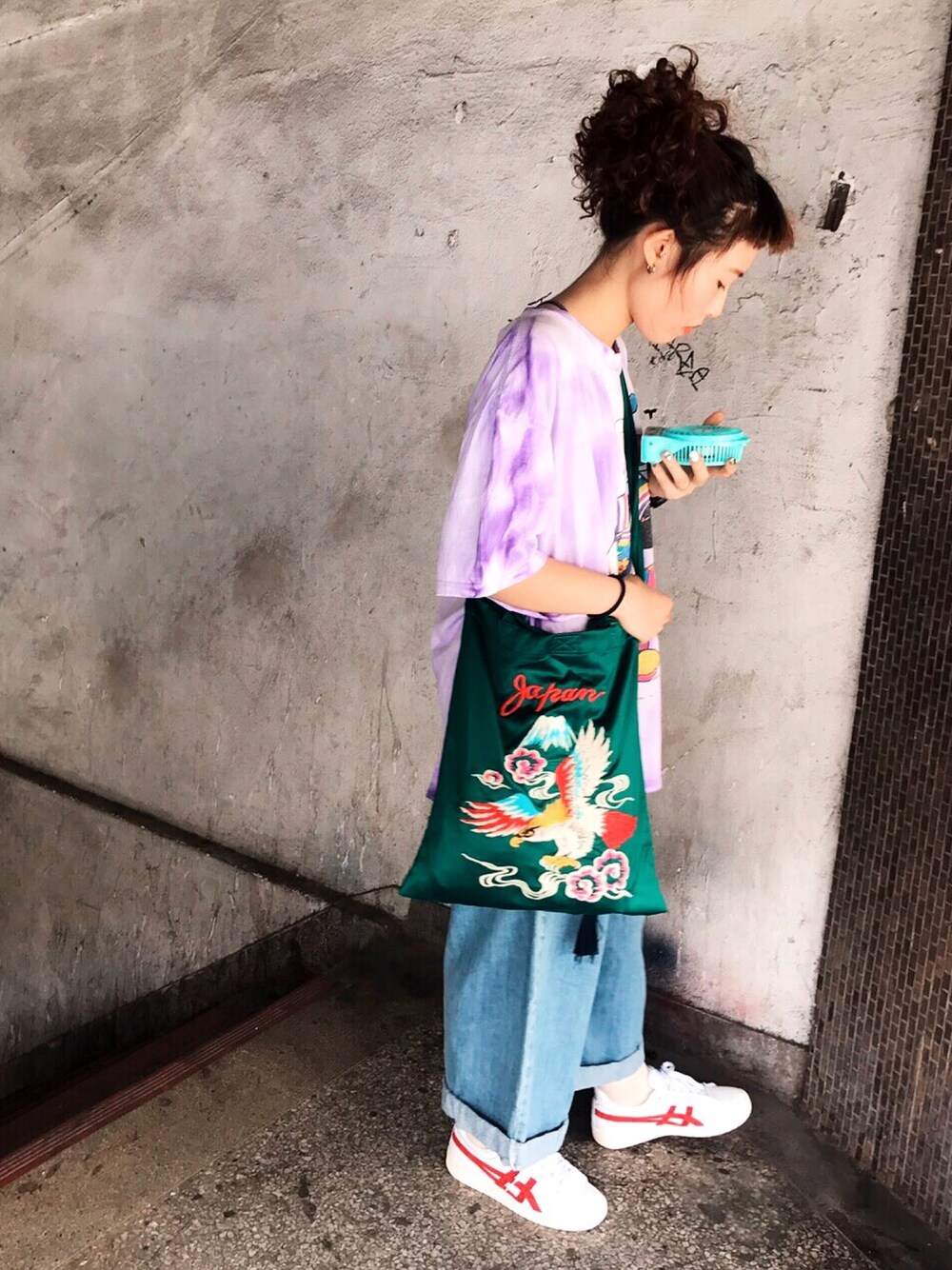「夏コーデ、古着MIX、古着、古着コーデ、橫須賀、summer」｜「VINTAGEのアイテム（Tシャツ/カットソー、パープル系）」を使った、三皮三皮さん（レディース・158cm）の夏コーディネートの1枚目の写真