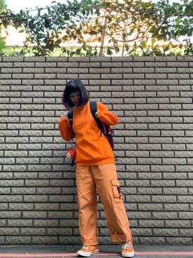 「CONVERSE（コンバース）のアイテム（スニーカー、オレンジ系）」を使った、chuching さん（レディース・156cm）の秋コーディネート