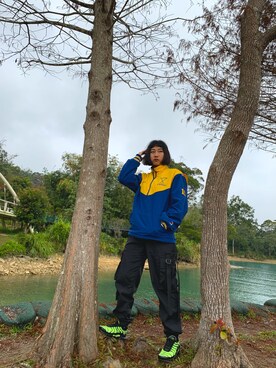 「NIKE（ナイキ）のアイテム（スニーカー、イエロー系）」を使った、chuching さん（レディース・156cm）の冬コーディネート