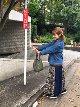 「LOWRYS FARM（ローリーズファーム）のキルティングキンチャクＢＡＧ　801936（ハンドバッグ、グリーン系）」を使った、あやてぃんさん（レディース・156cm）の秋コーディネート